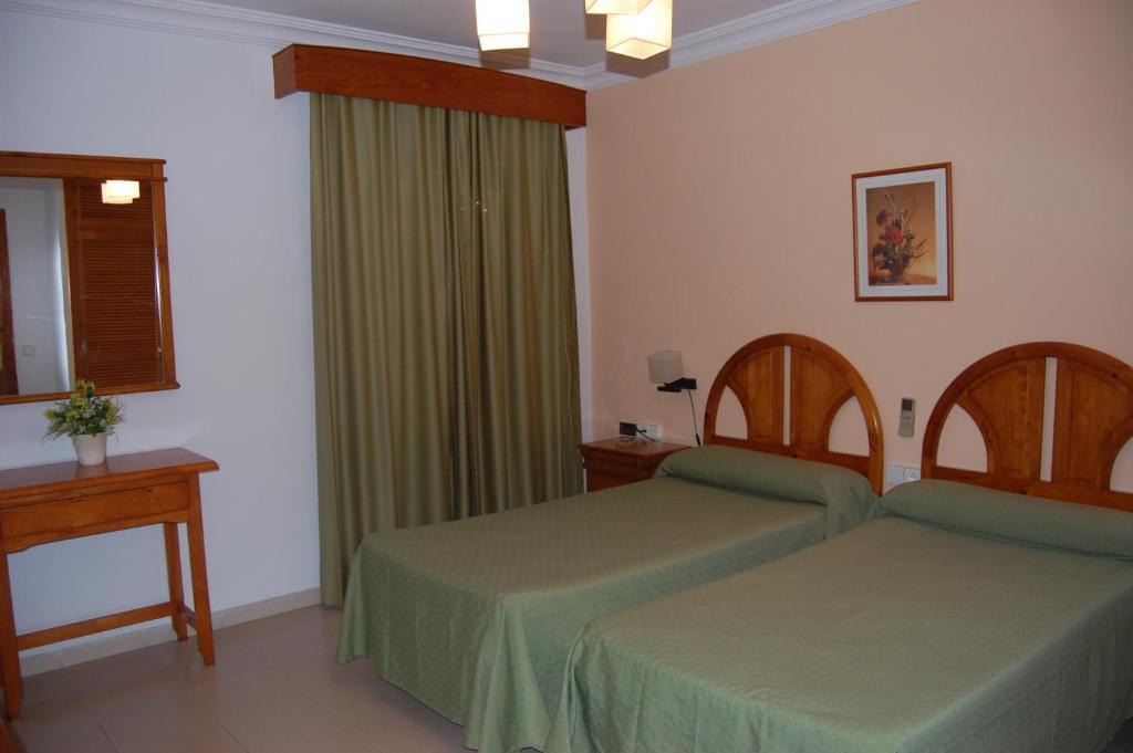 Hotel Antonio Conil โกนิล เด ลาฟรอนเตรา ห้อง รูปภาพ